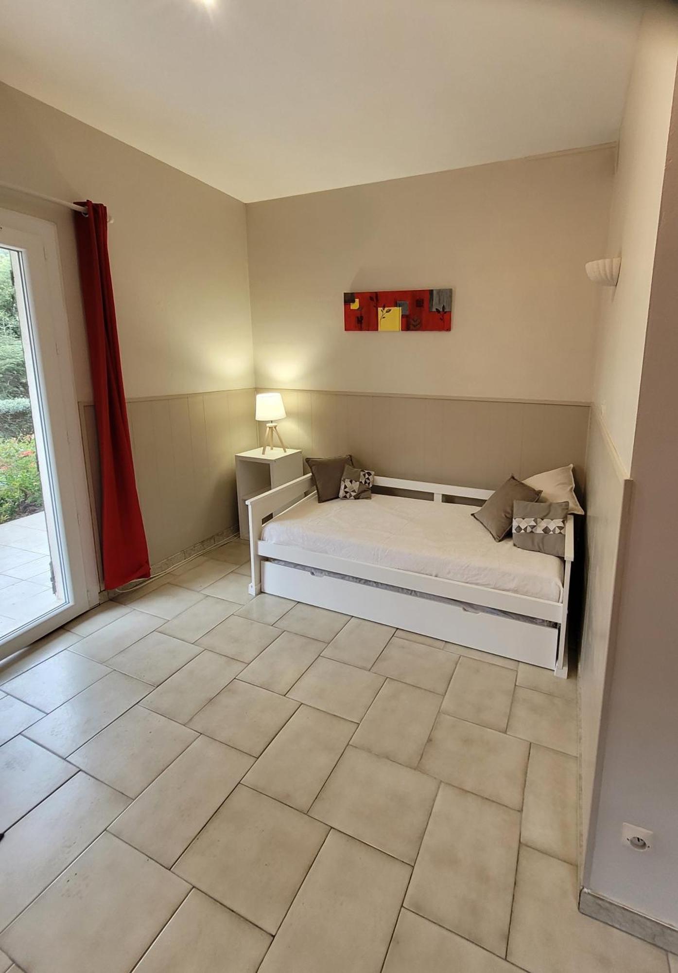 Appartements Dans Villa En Rez De Jardin Єр Екстер'єр фото